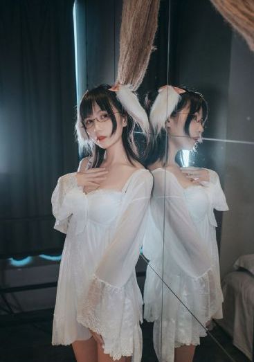 国产精品久久久久久久小唯西川_1080高清电影在线