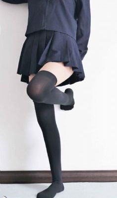 亚洲欧洲自拍拍二区_剧情片完整版观看
