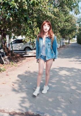 女仆扒开腿让人桶无需下载免费看_BD英语完整视频观看