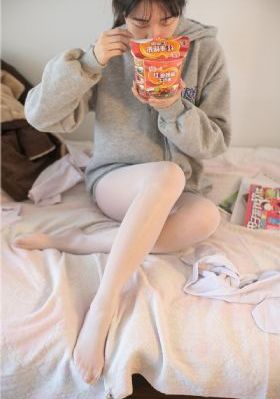 www555cc成人_十万网红美女美酱